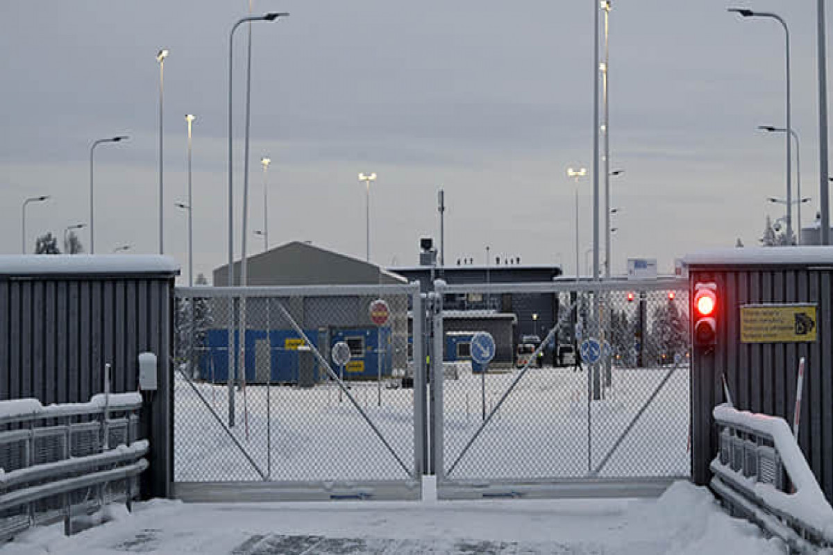 Finland closing its border with Russia tomorrow