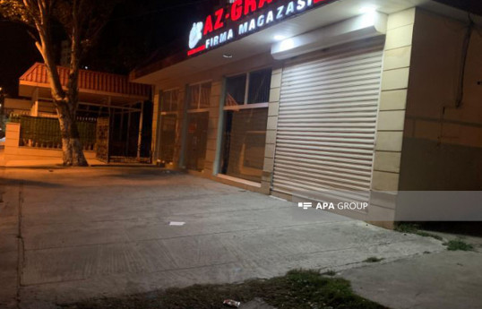 Bakıda şərab evinin satıcısı bıçaqlanıb - FOTO 