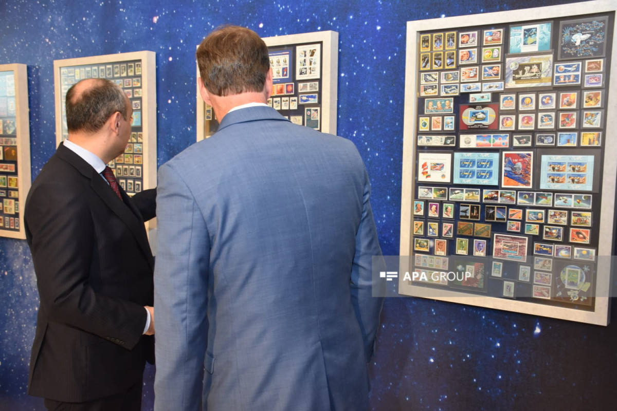 74-cü Beynəlxalq Astronavtika Konqresi çərçivəsində poçt markası buraxılıb - FOTO 