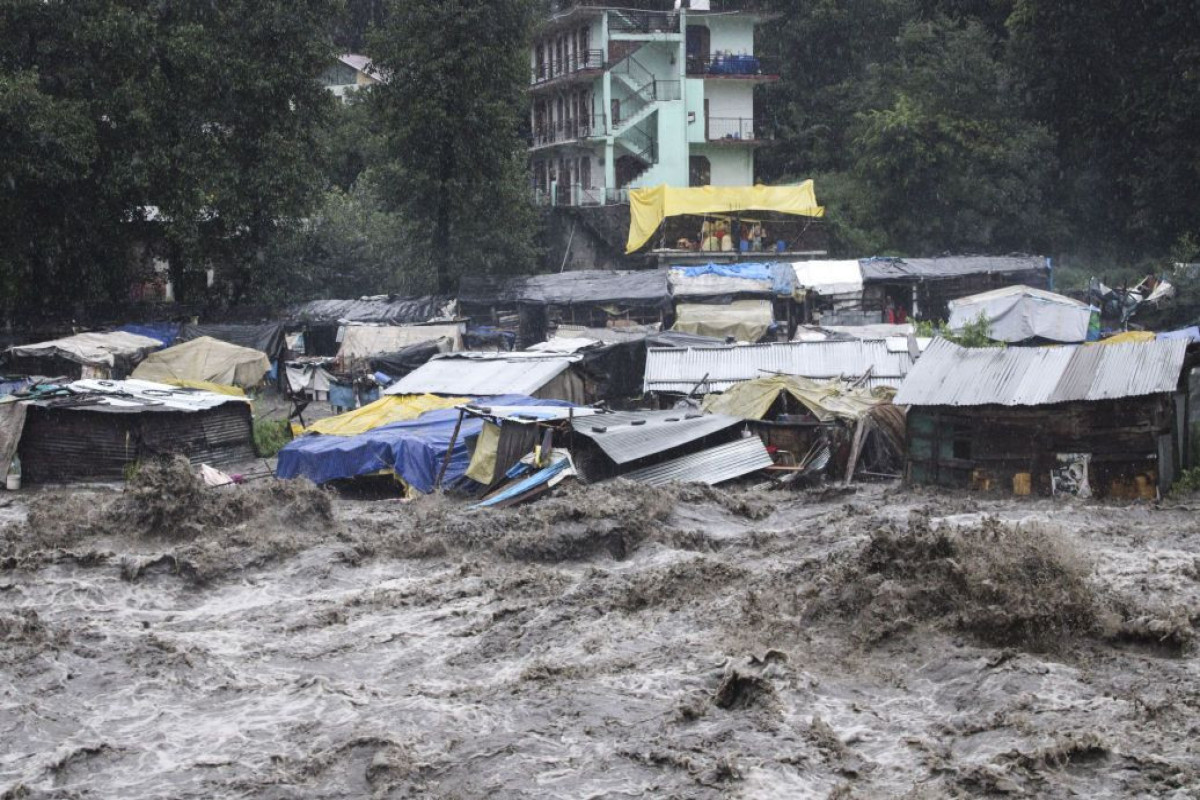В Индии после наводнения без вести пропали 23 военных