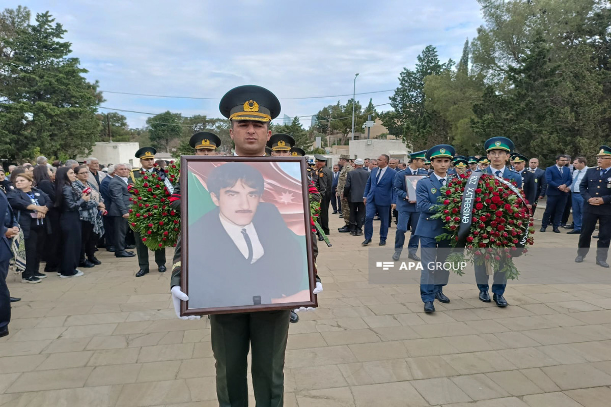 Останки шехида Вейсала Гасымова, пропавшего без вести 31 год назад в Дашалты, преданы земле на II Аллее почетного захоронения – <span class="red_color">ФОТО