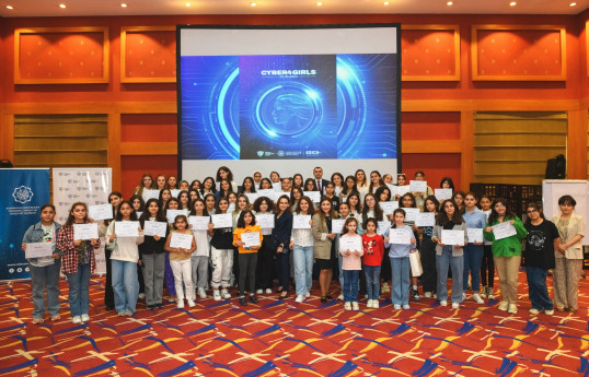 Beynəlxalq Qızlar Günü münasibətilə qızlar üçün “Cyber4Girls” təlimi keçirilib - FOTO 