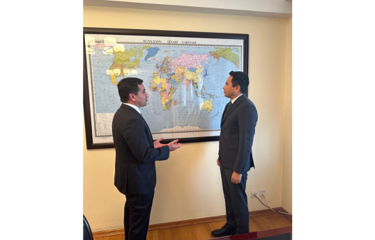 Prezidentin köməkçisi Qazaxıstan səfiri ilə regional məsələləri müzakirə edib