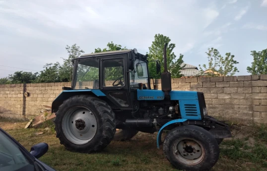 Bərdədə “БЕЛАРУСЬ” markalı traktor yanıb, xəsarət alan var
