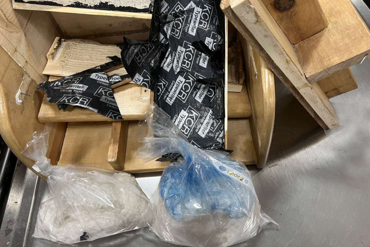 Bakıda aeroportda Yeni Zelandiyaya göndərilən 1 kq psixotrop maddə aşkarlanıb - FOTO 