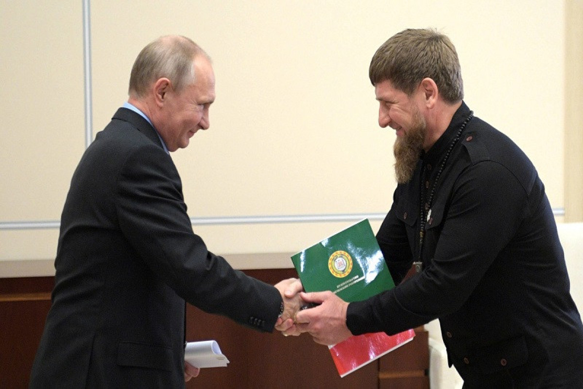 Putinə Çeçenistanın ali mükafatı təqdim olunub