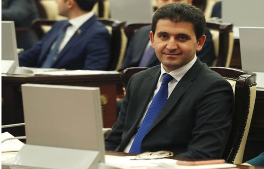 Deputat: Şagirdlər üçün satılan su qabında su saxladım, göbələklər əmələ gəldi