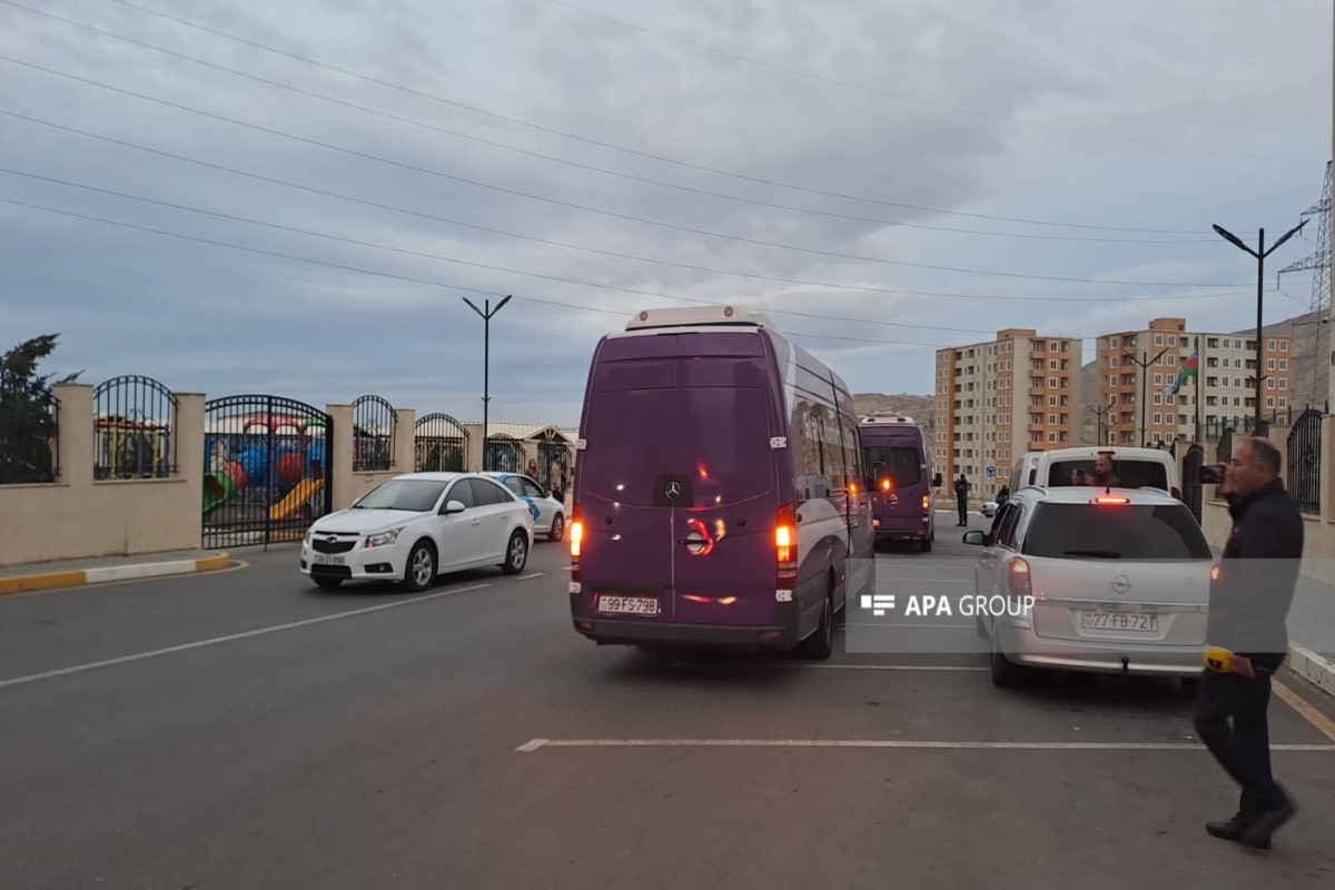 Füzuliyə köçürülən ailələrə mənzillərinin açarları təqdim olunub - FOTO  - YENİLƏNİB 