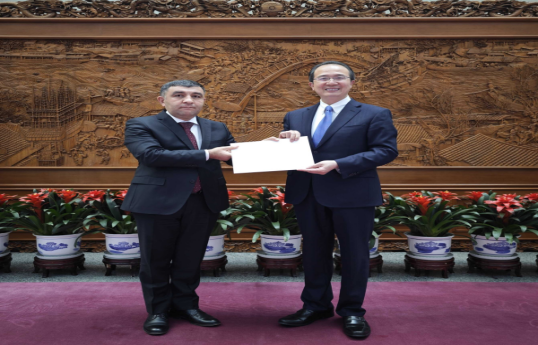 Çin XİN Azərbaycan səfirinin etimadnaməsinin surətini qəbul edib