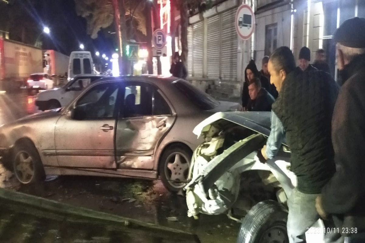 Xaçmazda minik avtomobilləri toqquşub, xəsarət alan var - FOTO 