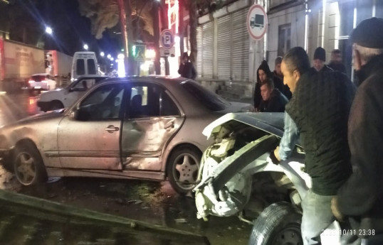 Xaçmazda minik avtomobilləri toqquşub, xəsarət alan var - FOTO 