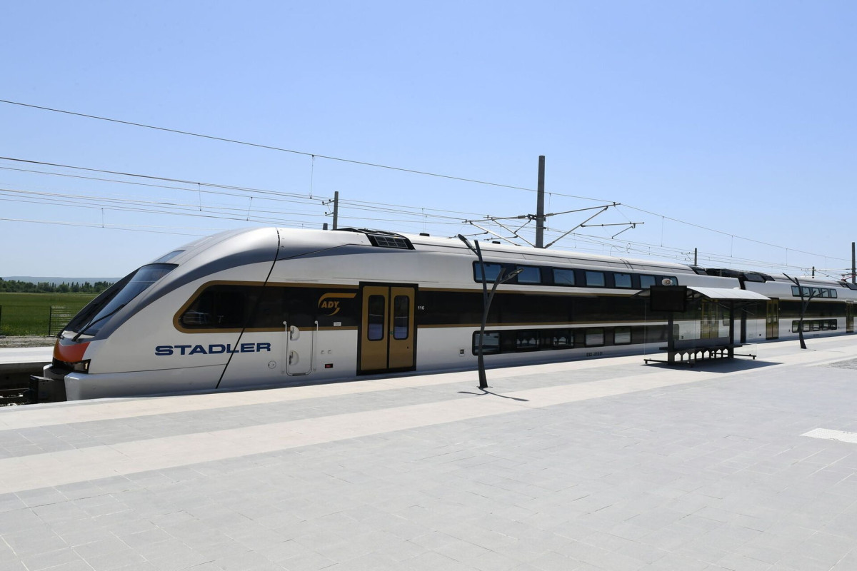Azərbaycanda dəmir yolu ilə sərnişin daşınmaları 45 %-dən çox artıb