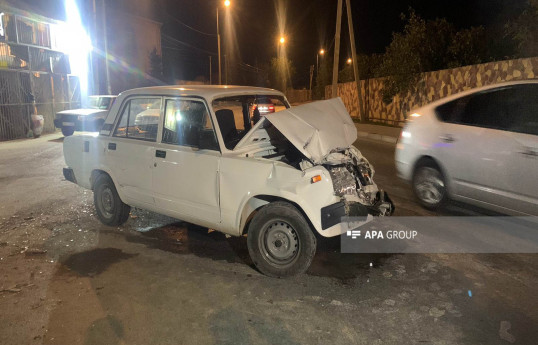 Abşeronda minik maşını mikroavtobusa çırpılıb, xəsarət alan var - FOTO 