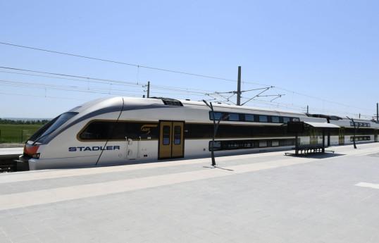 Azərbaycanda dəmir yolu ilə sərnişin daşınmaları 45 %-dən çox artıb