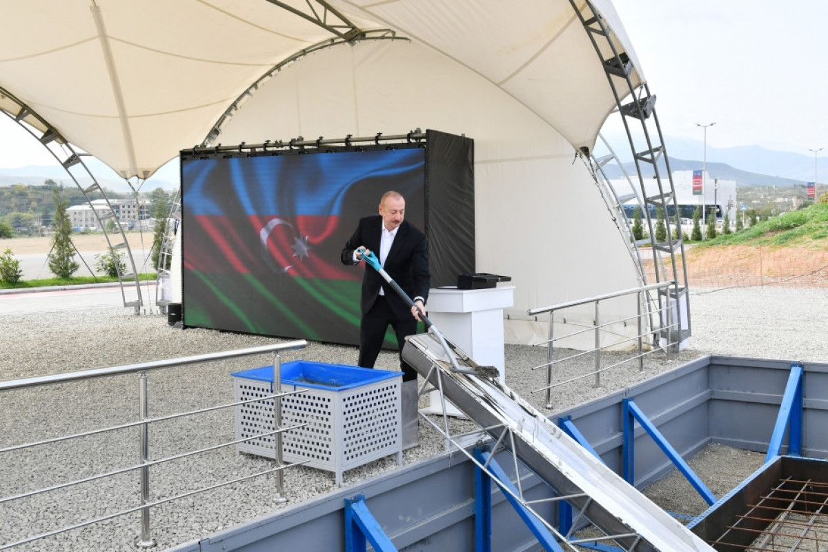 Prezident Füzuli şəhərində ikinci yaşayış kompleksinin təməlini qoyub - YENİLƏNİB 