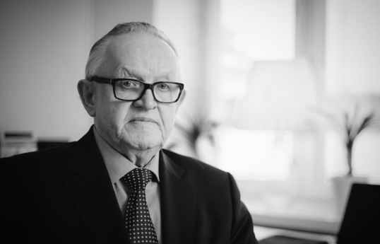 Finlandiyanın keçmiş prezidenti Martti Ahtisaari