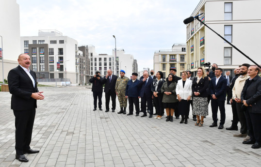 Prezident Füzuli şəhərinə köçmüş sakinlər və rayon ictimaiyyətinin nümayəndələri ilə görüşüb - FOTO  - YENİLƏNİB-1 