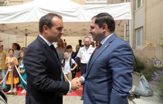 Fransa müdafiə naziri Papikyanla Ermənistana hərbi yardımı müzakirə edəcək