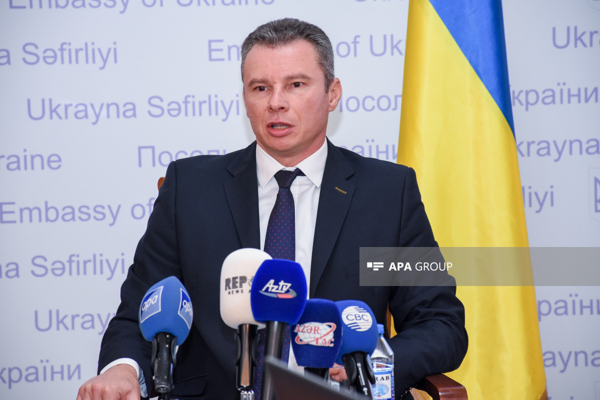Ukrayna səfiri Vladislav Kanevski