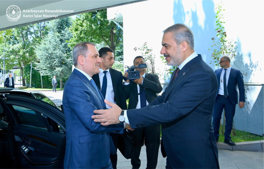 Azərbaycan və Türkiyə XİN rəhbərləri Ermənistanla sülh gündəliyini müzakirə edib