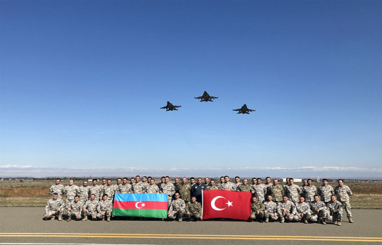 Türkiyənin F-16-ları Azərbaycana gəlib