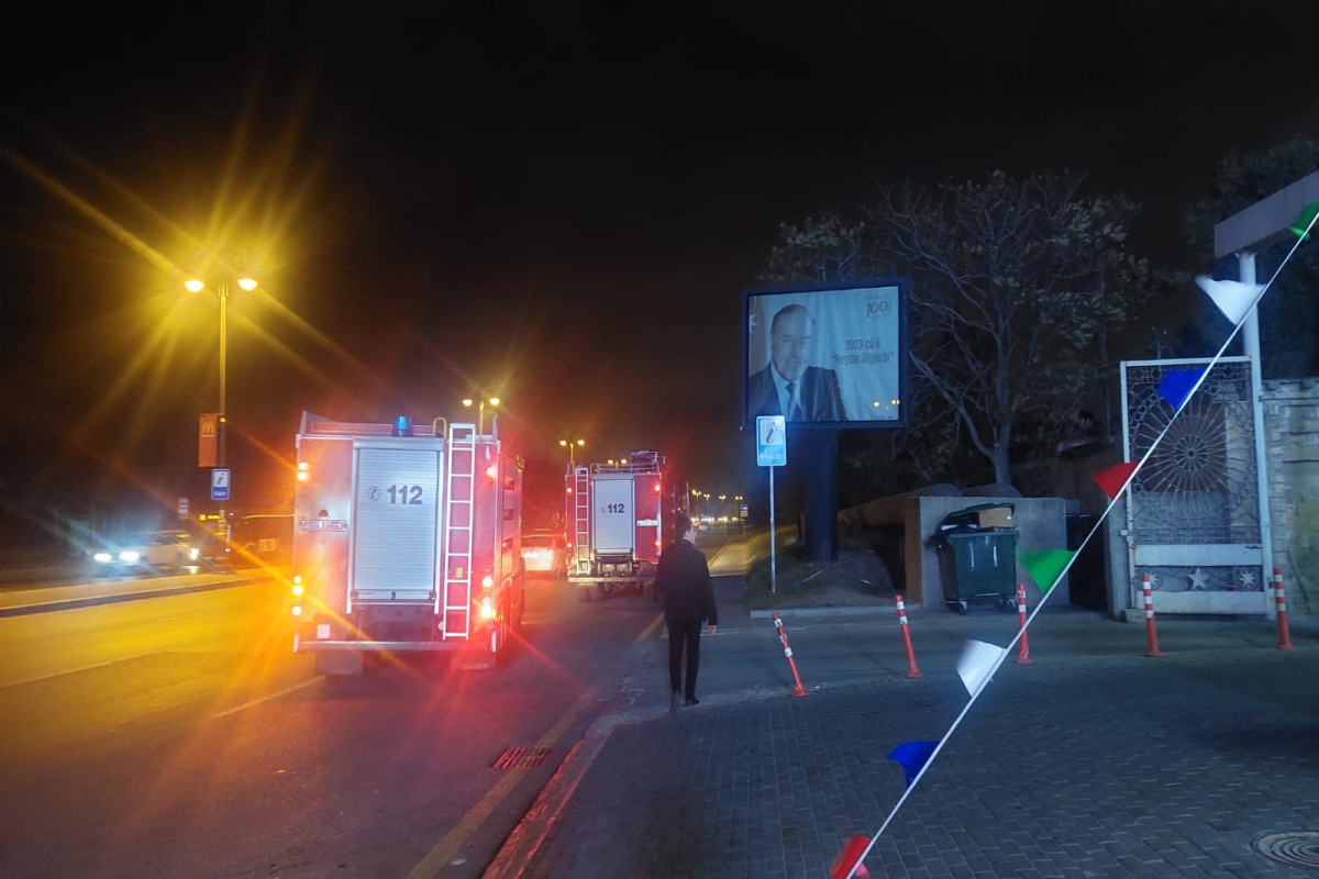 Bakıda çoxmərtəbəli binada yanğın baş verib