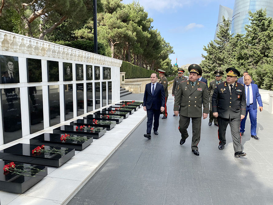 Azərbaycanla Tacikistan arasında hərbi əməkdaşlıq müzakirə edilib - VİDEO 