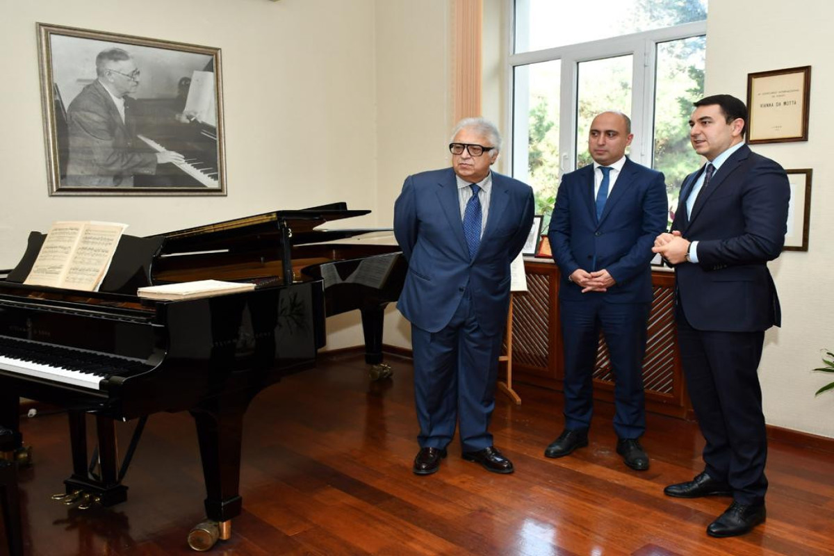 Adil Kərimli və Emin Əmrullayev Bakı Musiqi Akademiyasını ziyarət ediblər