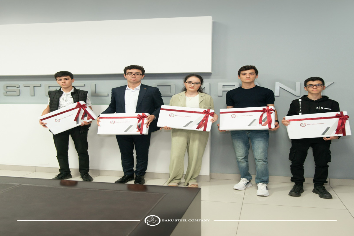"Baku Steel Company" QSC əməkdaşlarının ali məktəblərə qəbul olunan övladlarını mükafatlandırıb