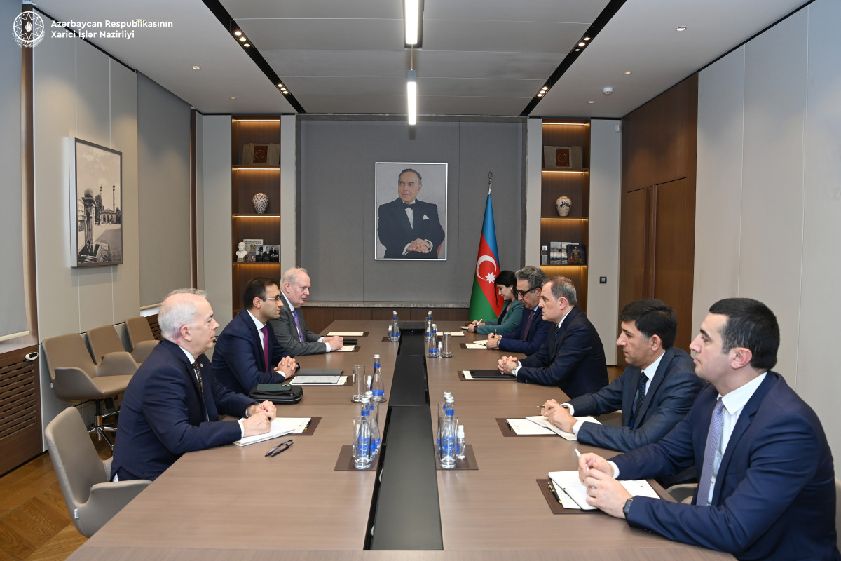 Nazir “Caspian Policy Center”in sədri ilə görüşüb