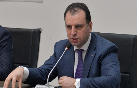 Ermənistanın sabiq müdafiə nazirinə qarşı yeni ittiham irəli sürülüb