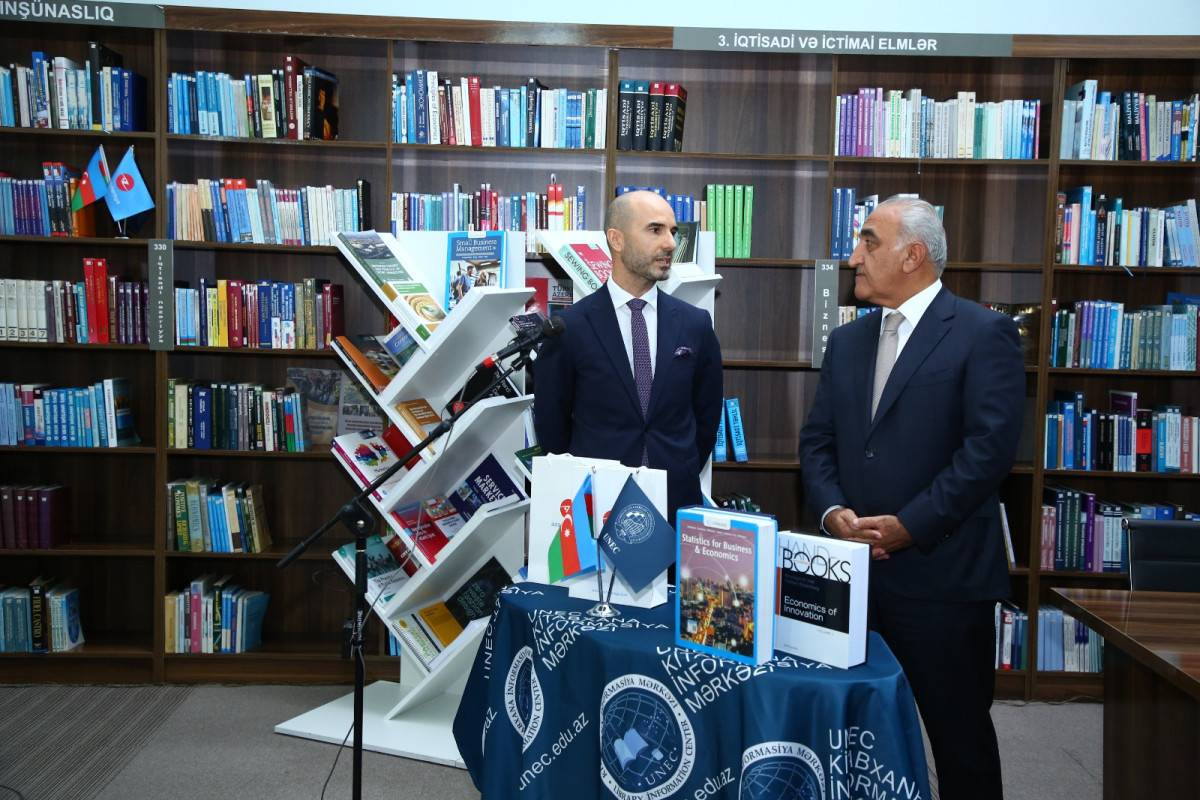 ​​​​​​​“Azərlotereya”dan UNEC kitabxanasına böyük töhfə - FOTO 
