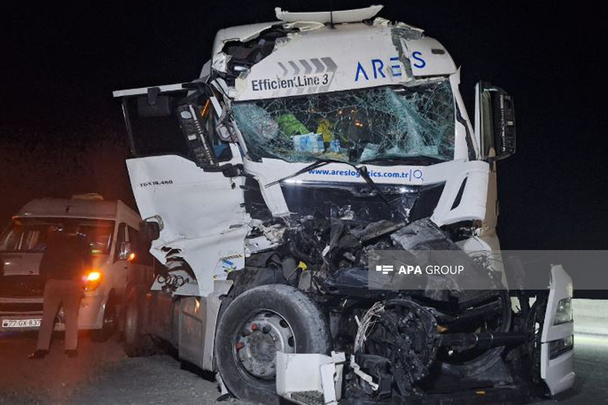 Ucarda 2 ağırtonnajı avtomobil toqquşub, xəsarət alan var - FOTO  - YENİLƏNİB 