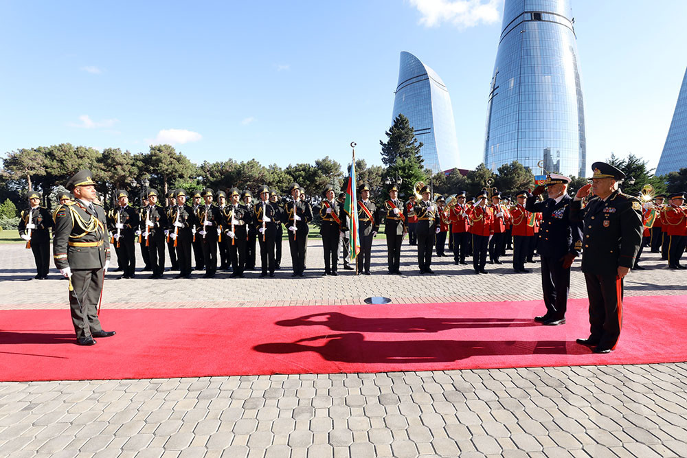 Kərim Vəliyev italiyalı həmkarı ilə bunu müzakirə etdi - VİDEO 3 Azərbaycan və İtaliya Baş Qərargah rəisləri Bakıda görüşüb, əməkdaşlıq perspektivləri müzakirə edilib - VİDEO