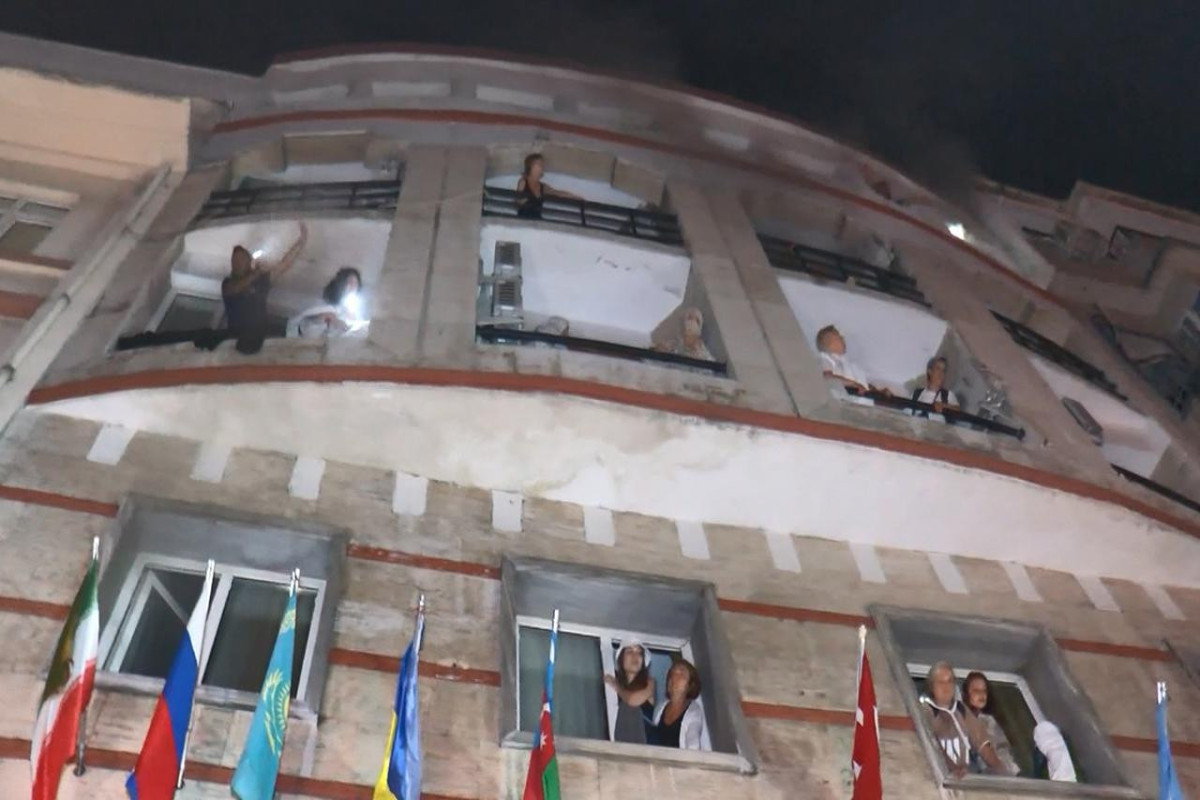 İstanbulda hoteldə yanğın olub, 40 nəfər təxliyə edilib