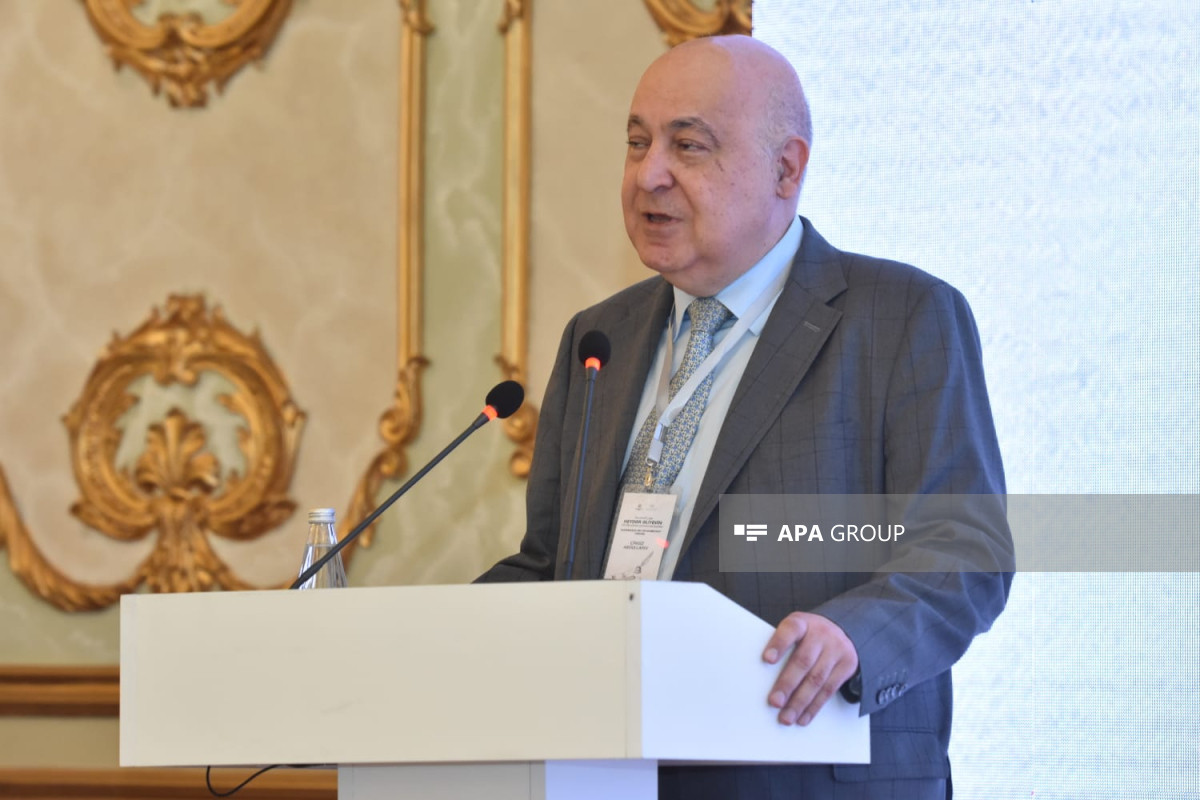 Çingiz Abdullayev: Biz yeganə millətik ki, bir əsrdə 4 dəfə əlifba dəyişmişik