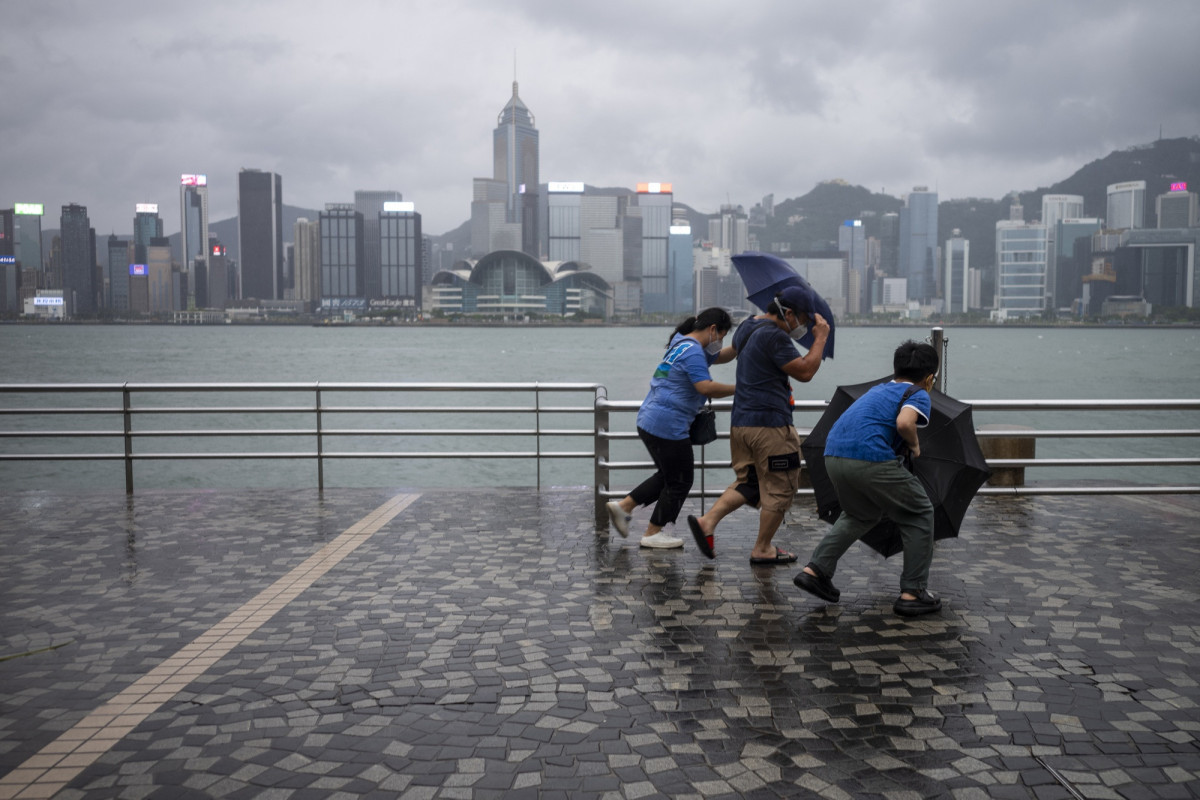 Гонконг впервые за пять лет ввел наивысший уровень угрозы из-за тайфуна «Саола»