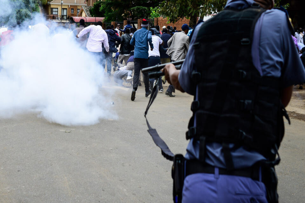 Cənubi Afrikada polislə atışmada 18 nəfər ölüb