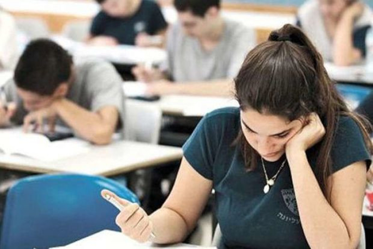 Buraxılış imtahanlarında iştirak edə bilməyənlər üçün əlavə imtahan keçirilib