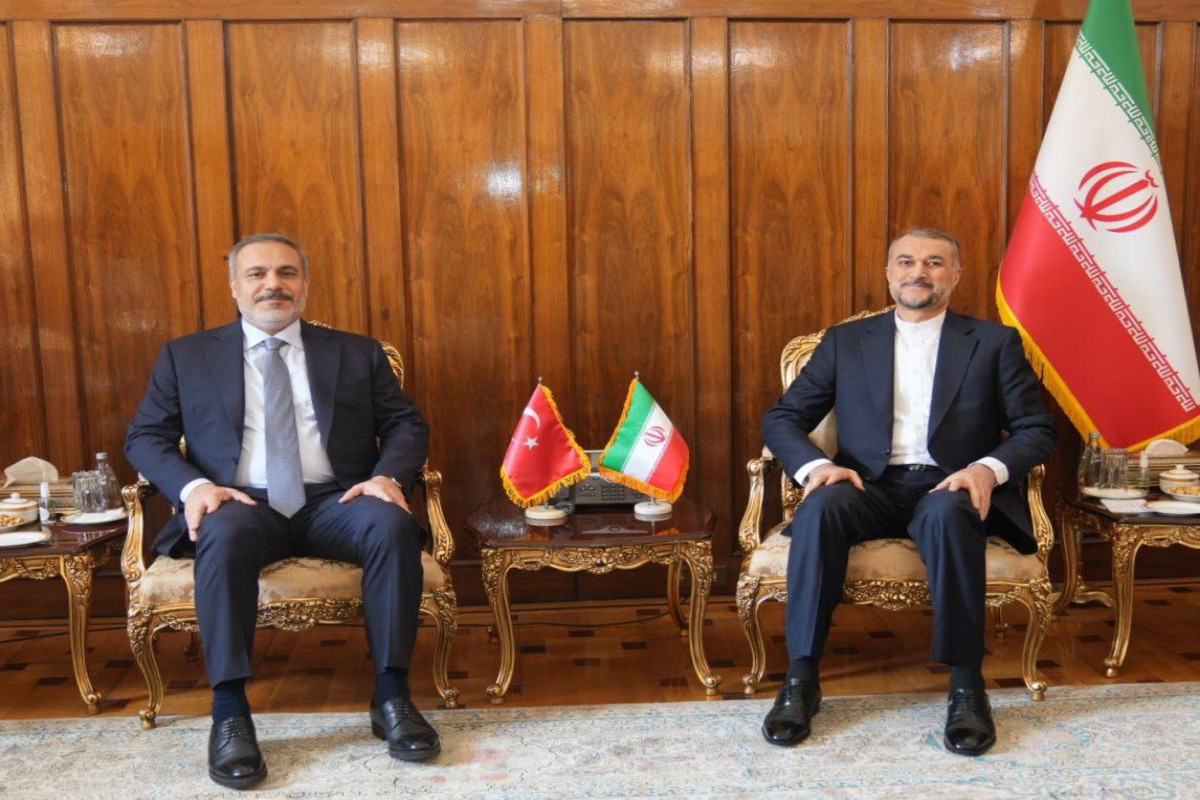 Hakan Fidan iranlı həmkarı ilə Cənubi Qafqazda baş verən hadisələri müzakirə edib