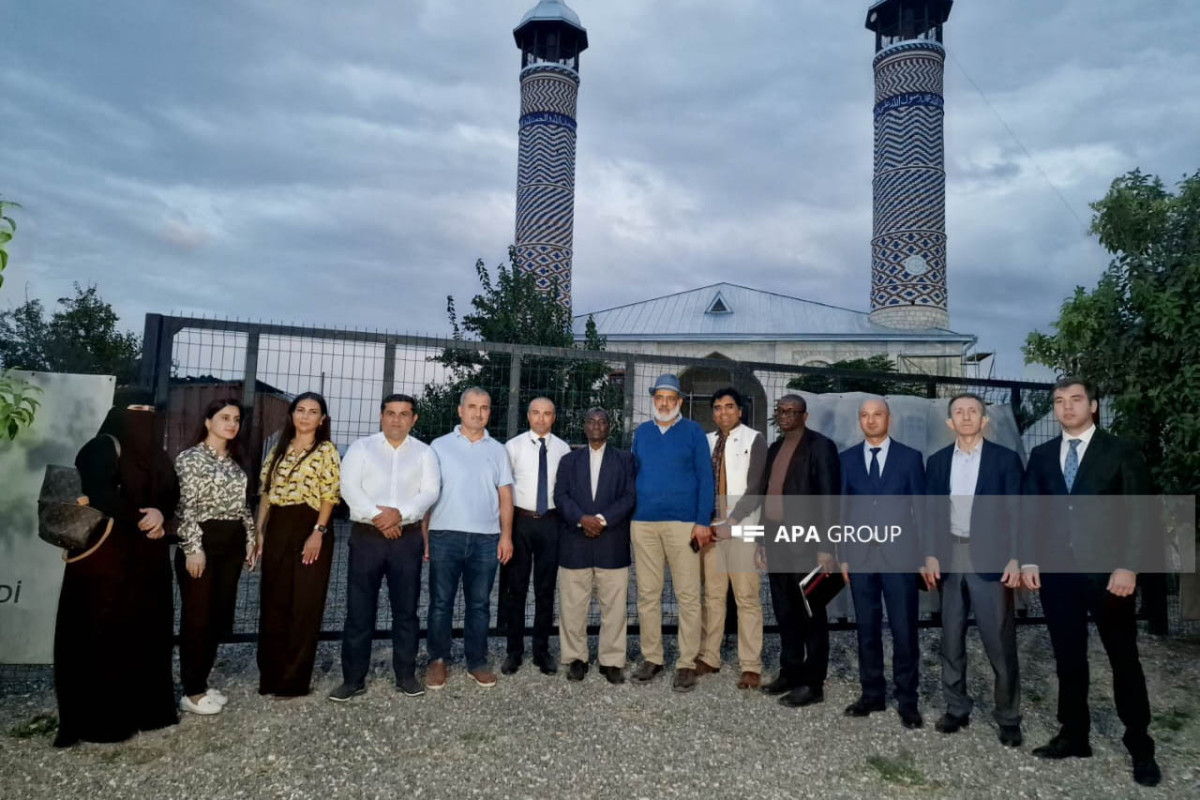 İƏT MDİHK nümayəndə heyəti Ağdamın Qarağacı məzarlığına və şəhidlər xiyabanına baş çəkib, səfər başa çatıb  - FOTO 