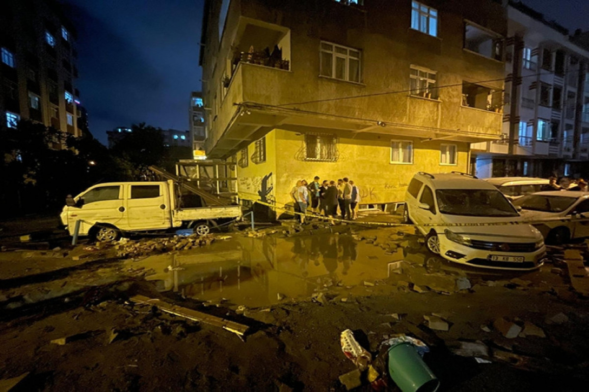 İstanbulda sel suları 2 nəfərin ölümünə səbəb olub - VİDEO  - YENİLƏNİB 