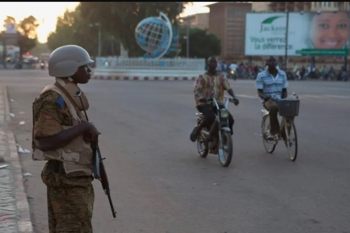 Burkina Fasoda terrorçularla toqquşmada 55 əsgər həlak olub