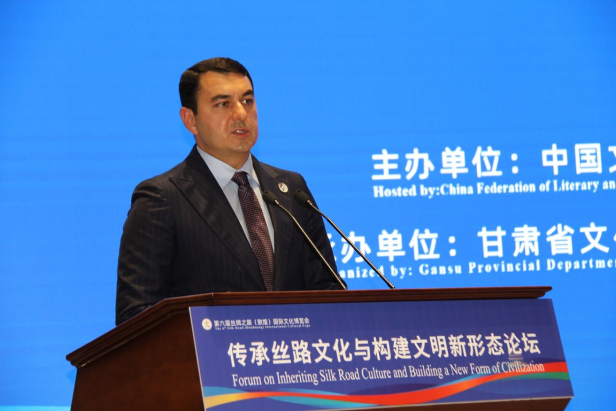 Mədəniyyət naziri Çində keçirilən beynəlxalq forumda çıxış edib