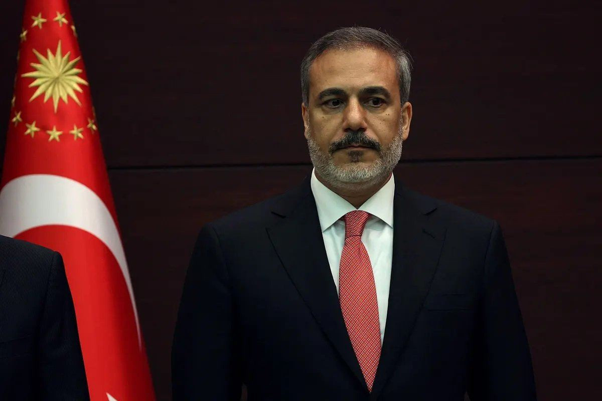 Hakan Fidan Polşa XİN ilə telefonla danışıb