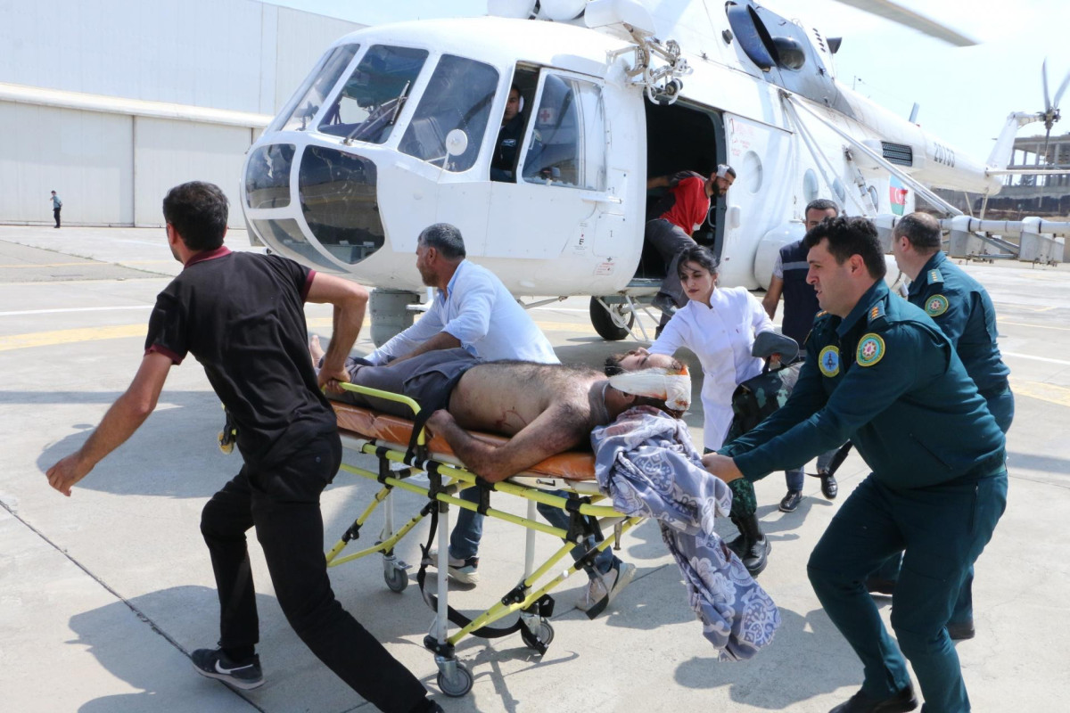 Laçında yol qəzası olub, yaralılar helikopterlə Bakıya gətirilib - FOTO  - VİDEO 