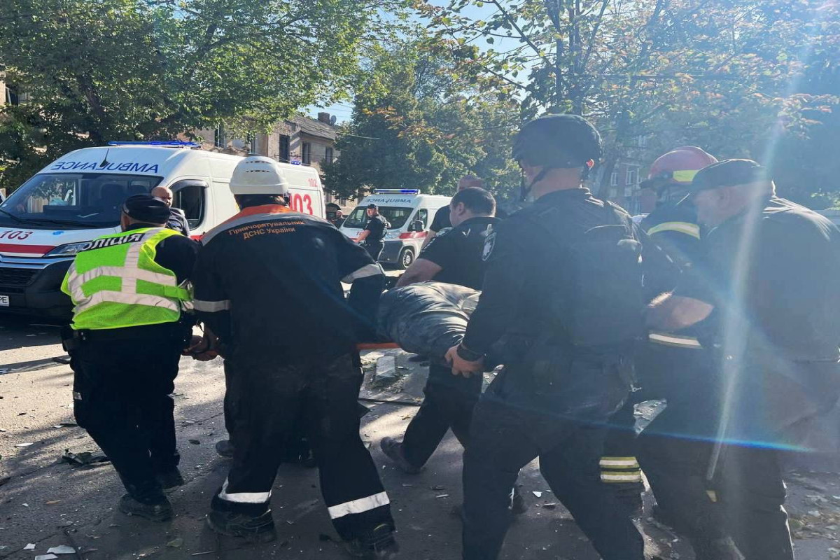 Rusiya Ukrayna şəhərlərinə raket zərbələri endirib, ölən və yaralananlar var