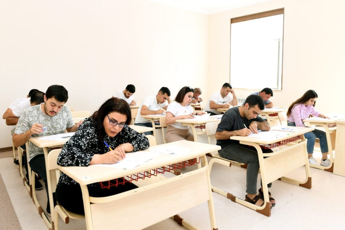 Naxçıvanda Dövlət Vergi Xidmətinə qəbul olmaq üçün test imtahanı keçirilib