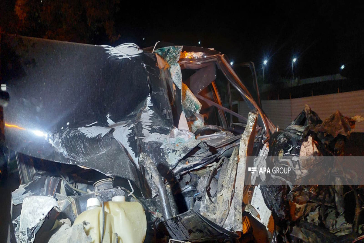 Göygöldə "KamAZ"la "VAZ" toqquşub, ölən və xəsarət alanlar var - FOTO  - YENİLƏNİB 