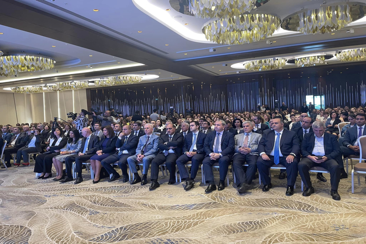 Bakıda təhsil işçilərinin sentyabr konfransı keçirilib